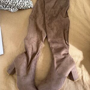 Elegant Brown Women's Boots